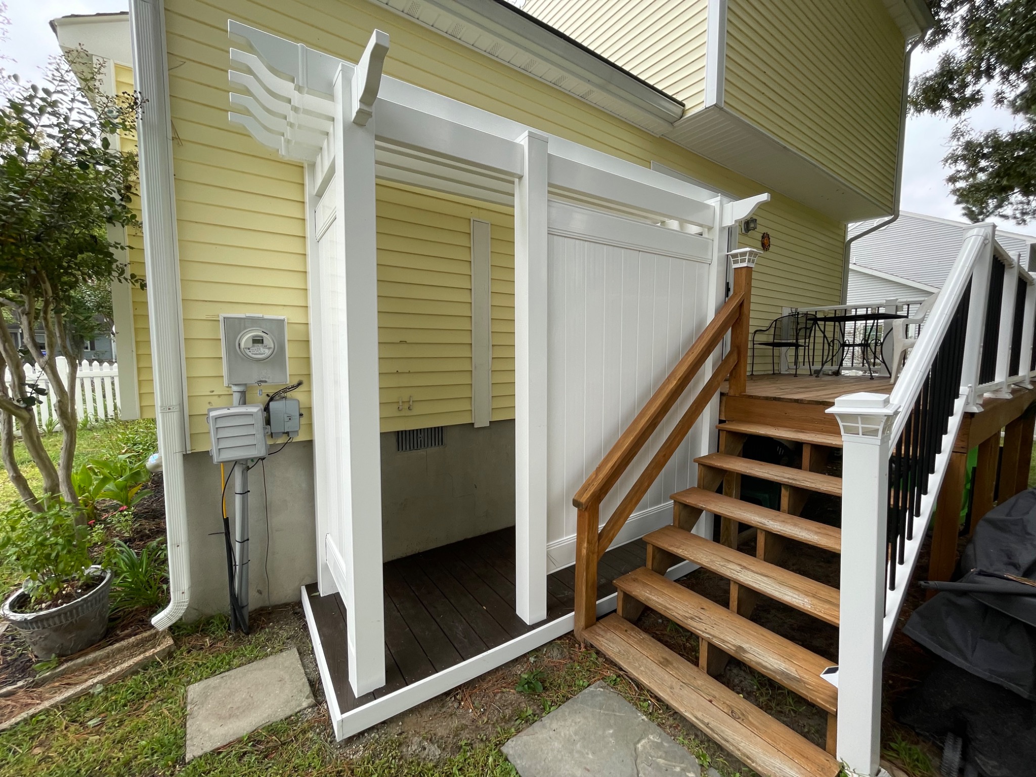 Outdoor shower pergola